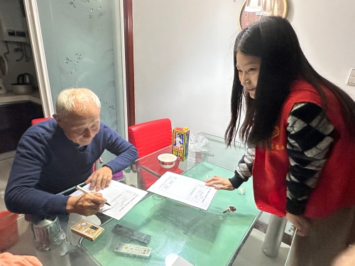 鹽城東臺審計開展關愛獨居老人志愿活動